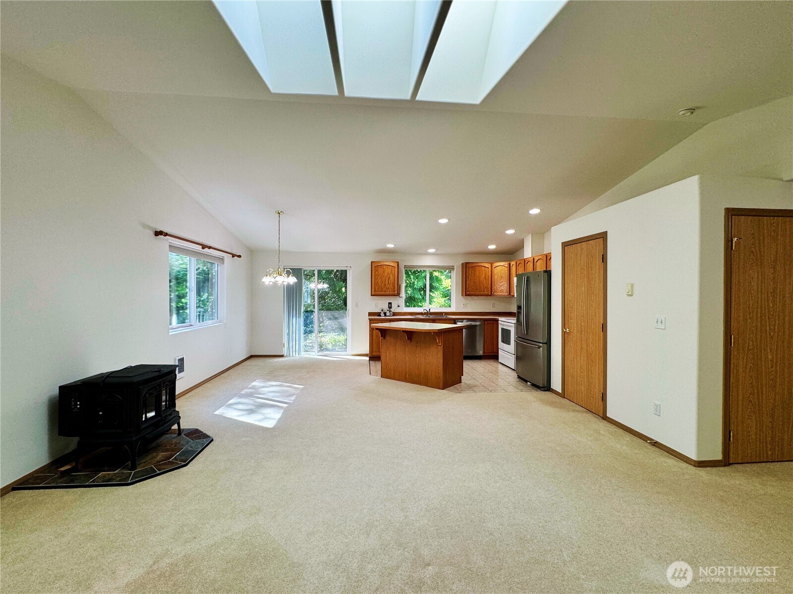301 Pointes Drive Property Photo 21