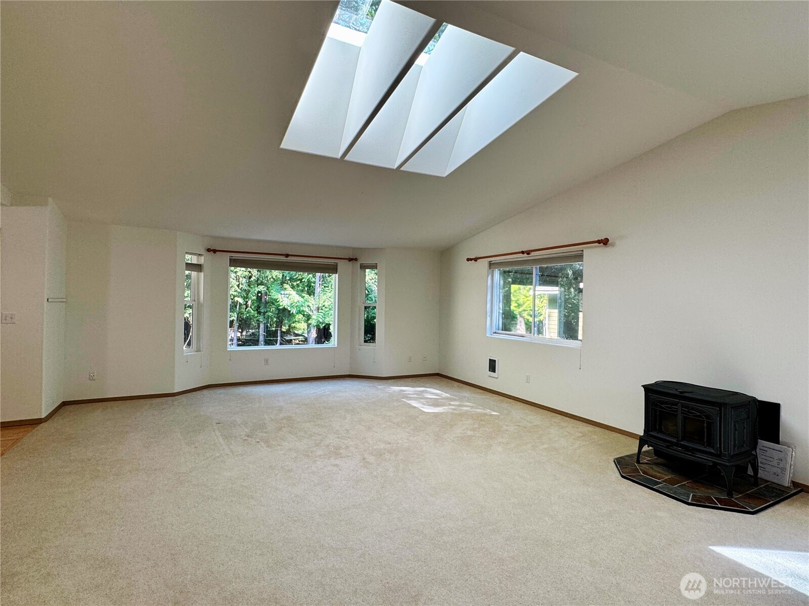 301 Pointes Drive Property Photo 22