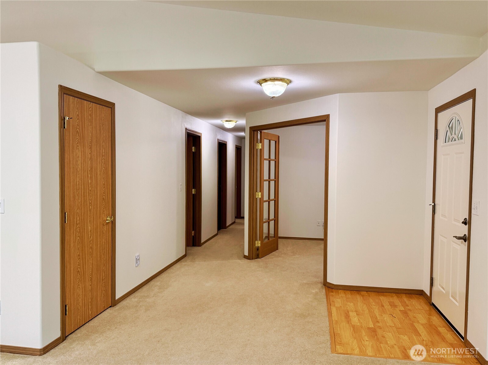 301 Pointes Drive Property Photo 23