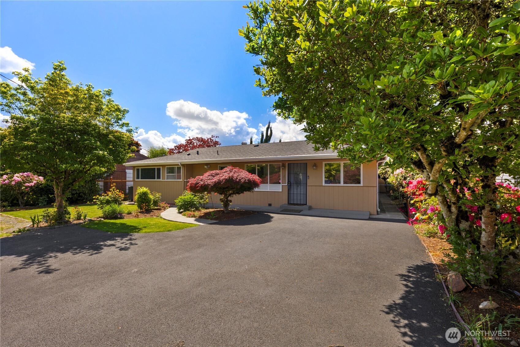 8422 E E Street Property Photo 3