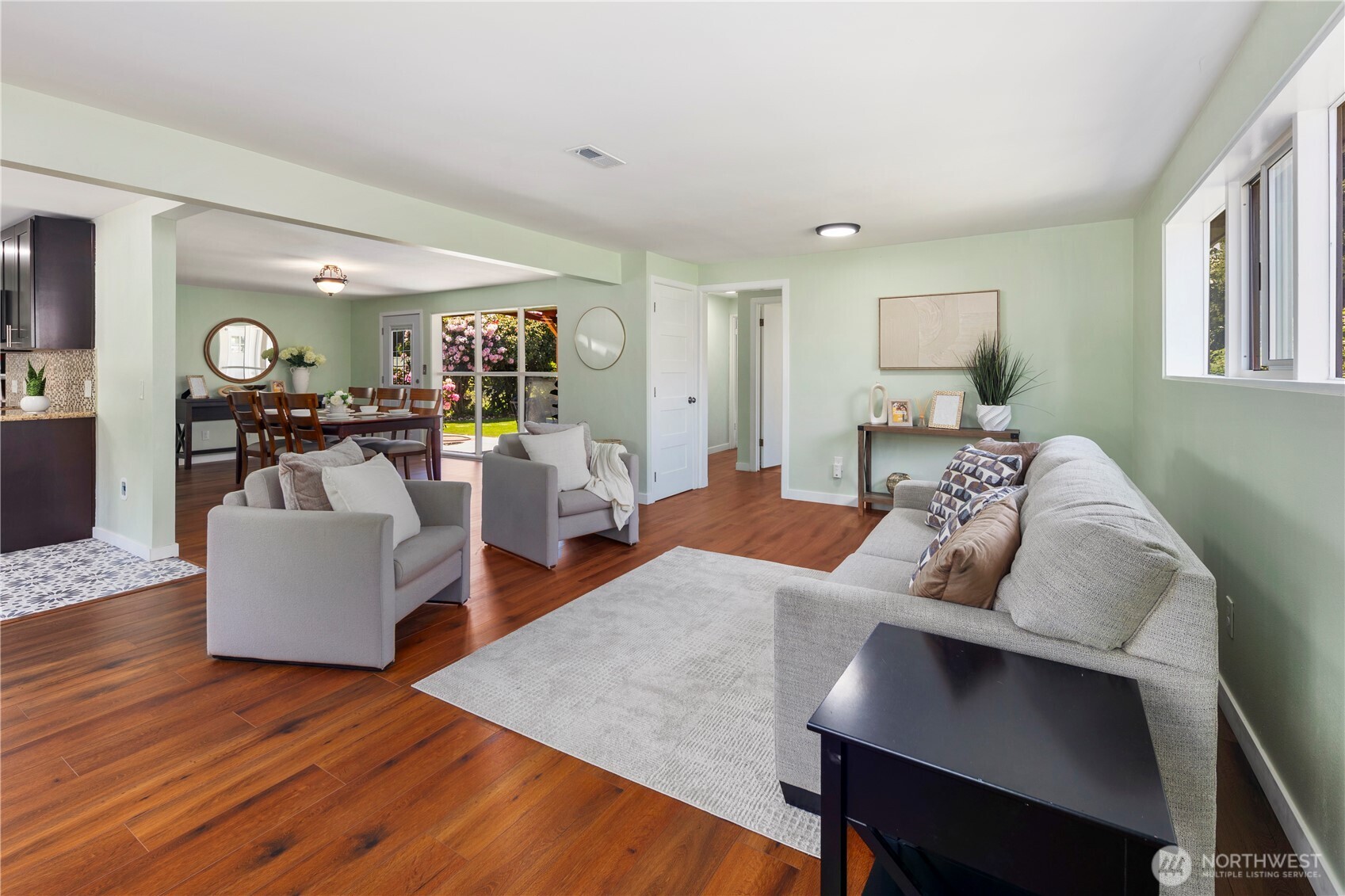 8422 E E Street Property Photo 18