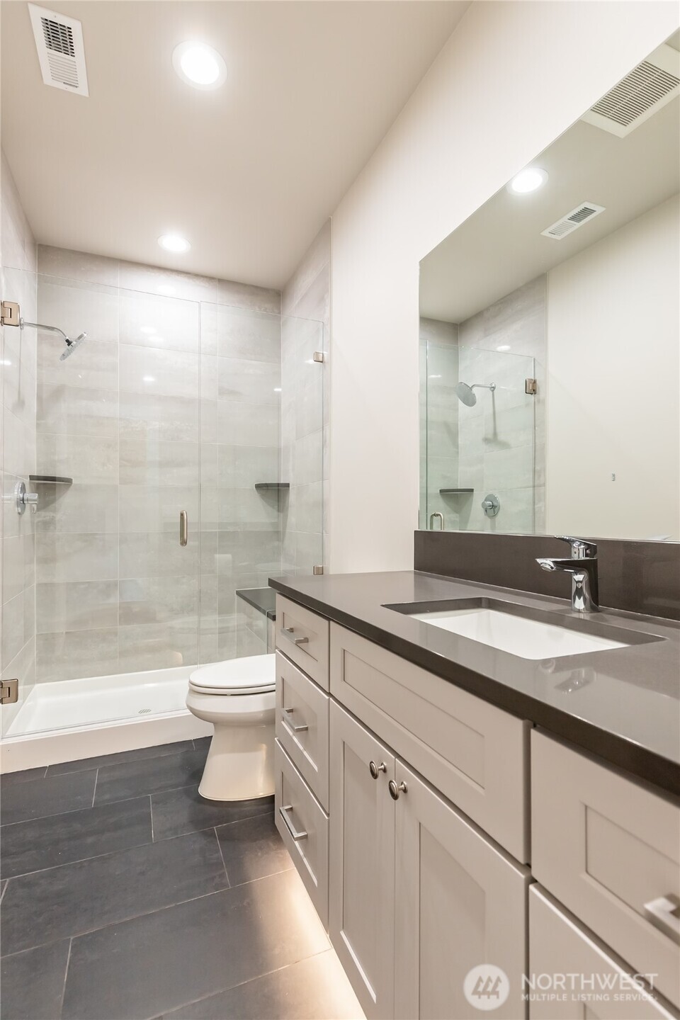 400 E Heatherstone Court Property Photo 4