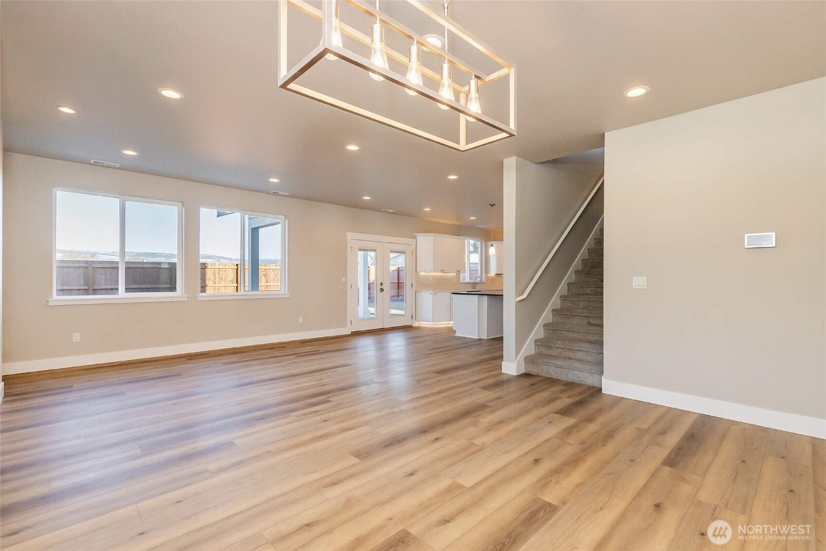 400 E Heatherstone Court Property Photo 6