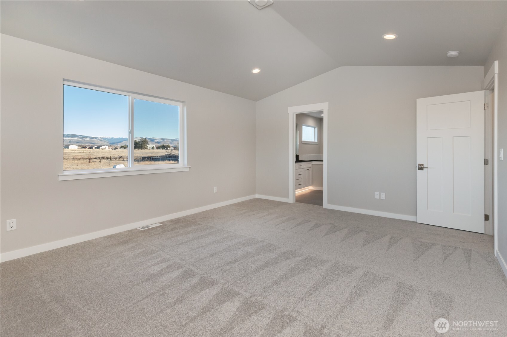 400 E Heatherstone Court Property Photo 17