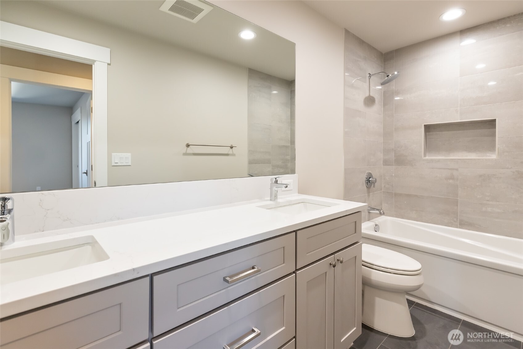 400 E Heatherstone Court Property Photo 22