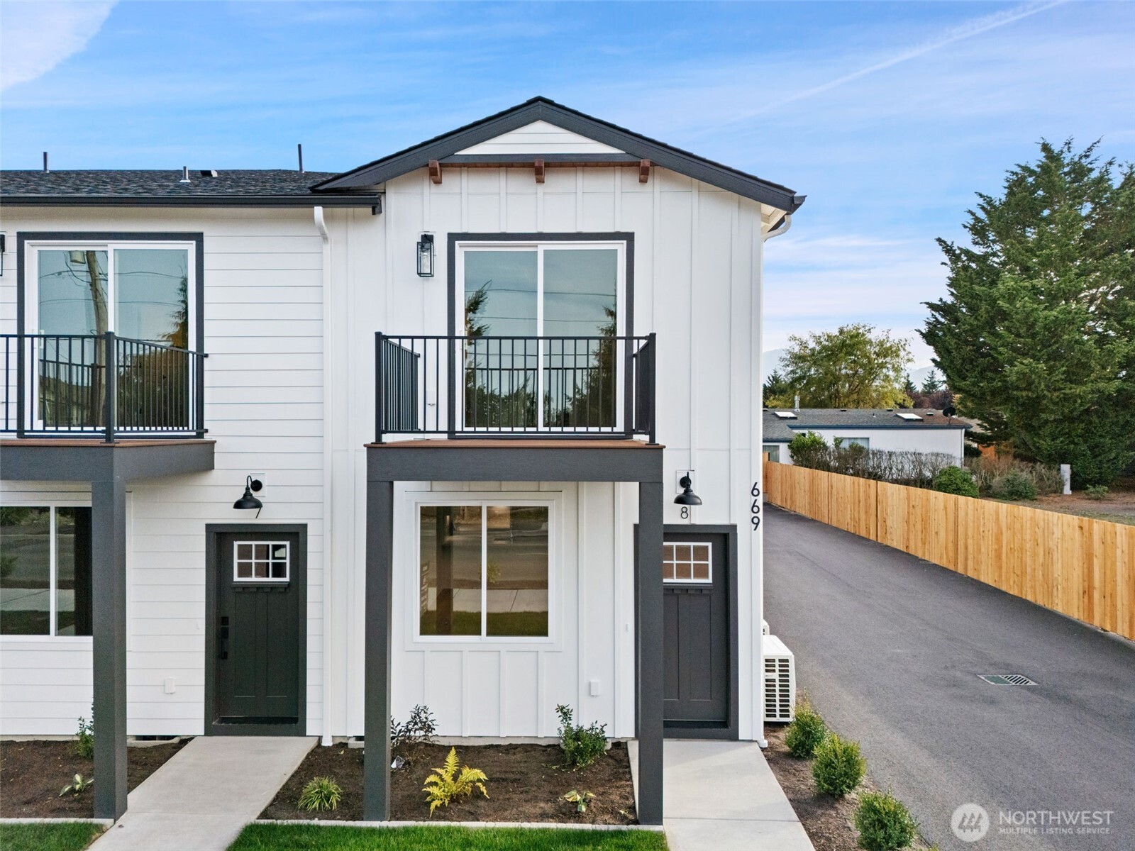 669 W Hendrickson 8 Property Photo 1