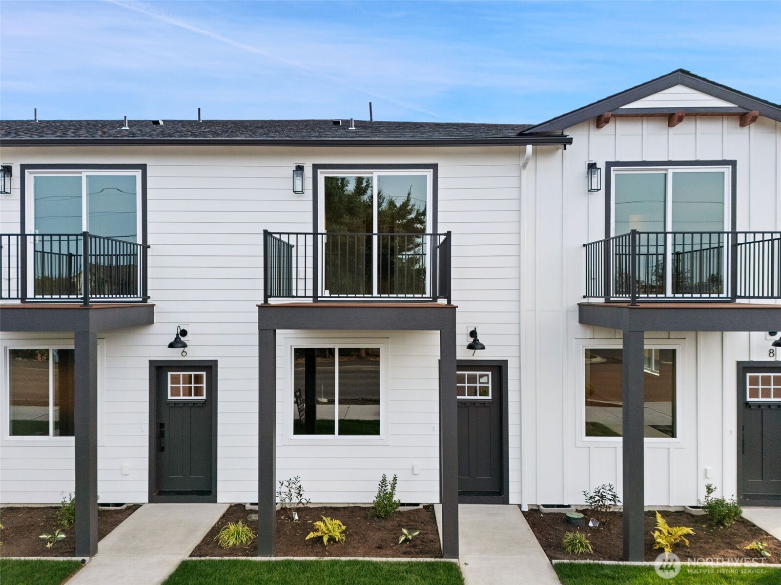 669 W Hendrickson 7 Property Photo 1