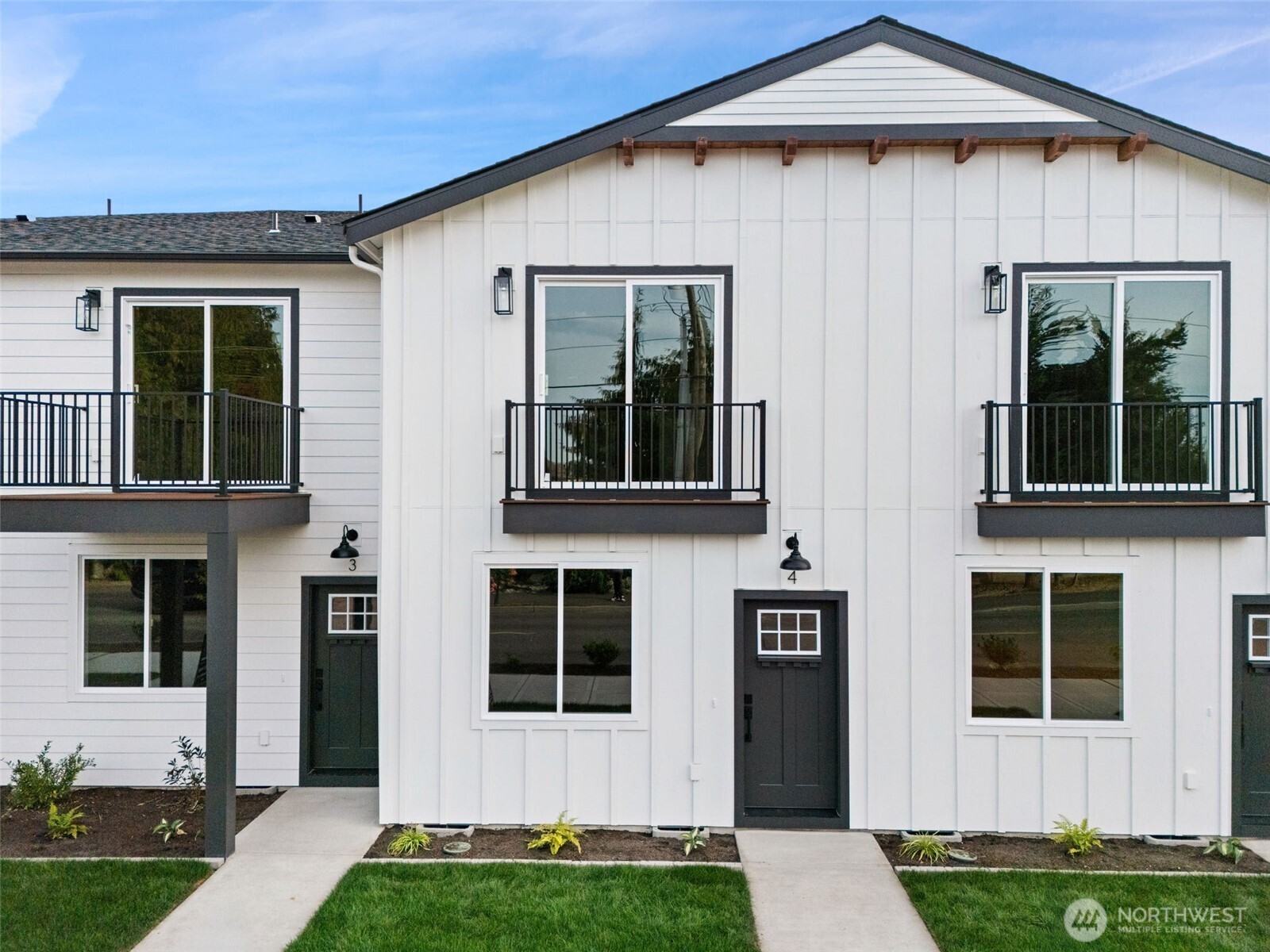 669 W Hendrickson 4 Property Photo 1