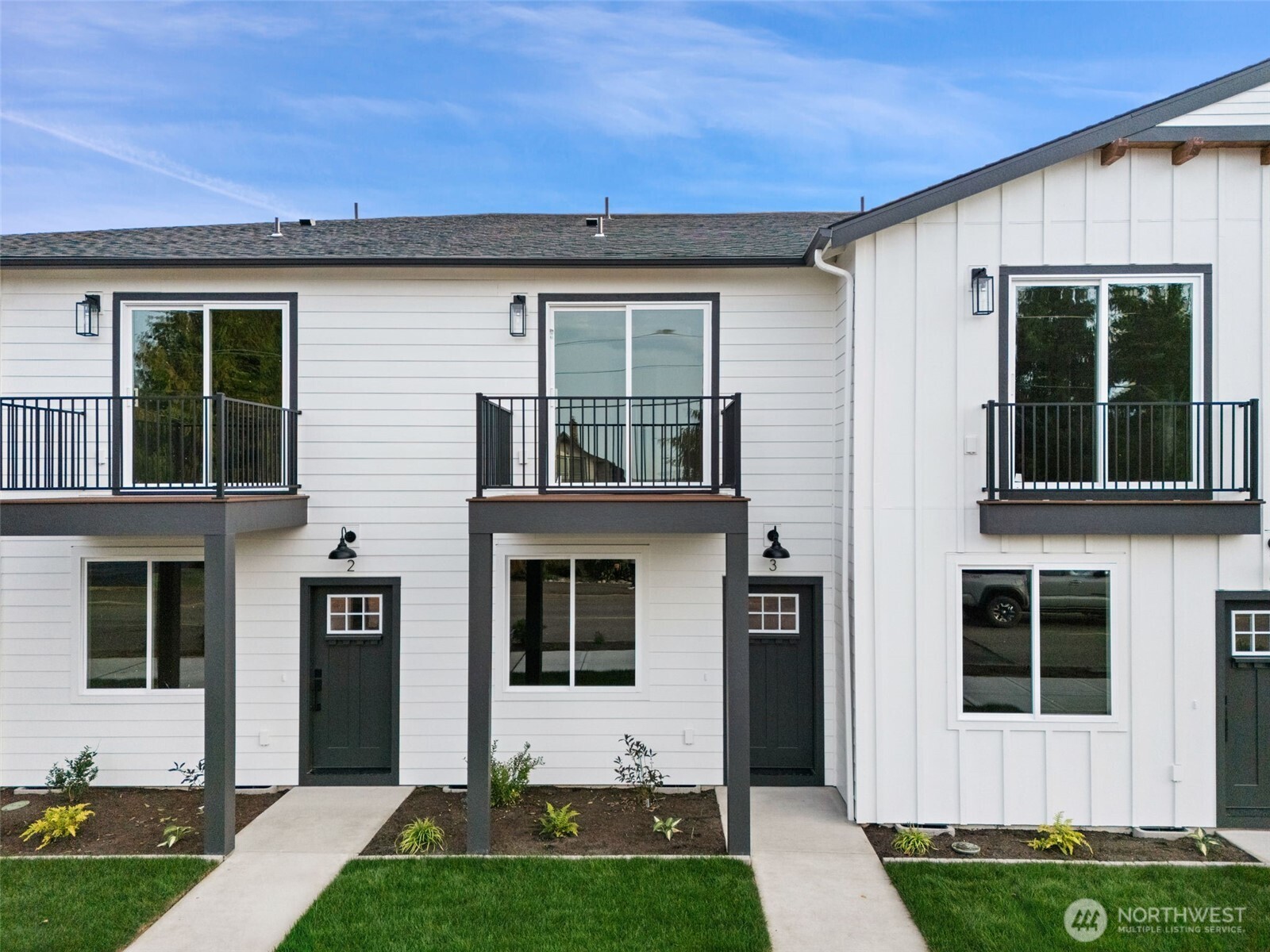 669 W Hendrickson 3 Property Photo 1