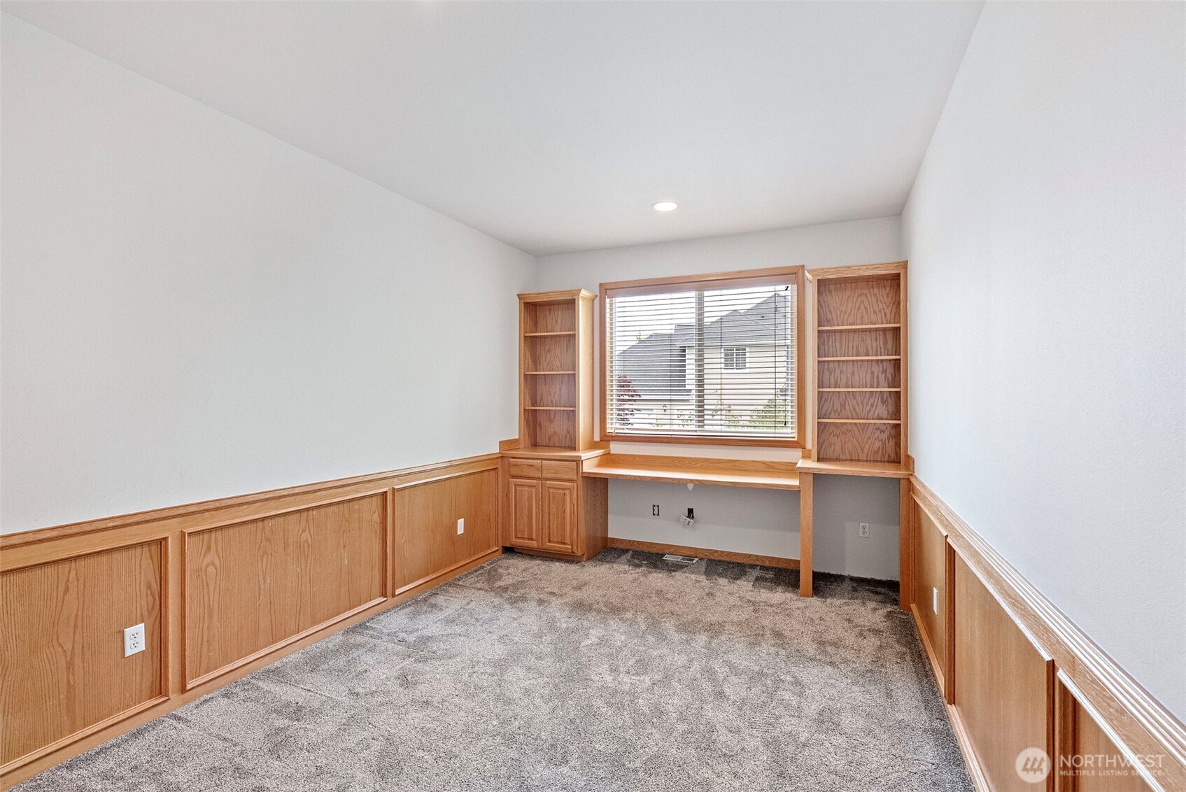 2131 Huntington Loop Property Photo 23