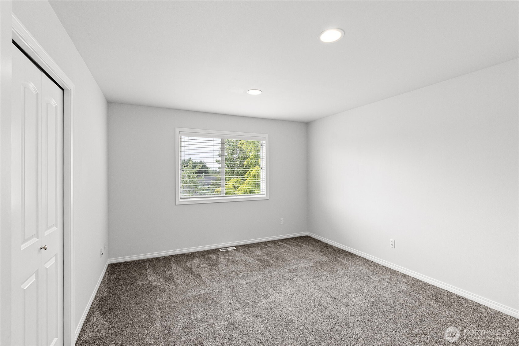 2131 Huntington Loop Property Photo 30