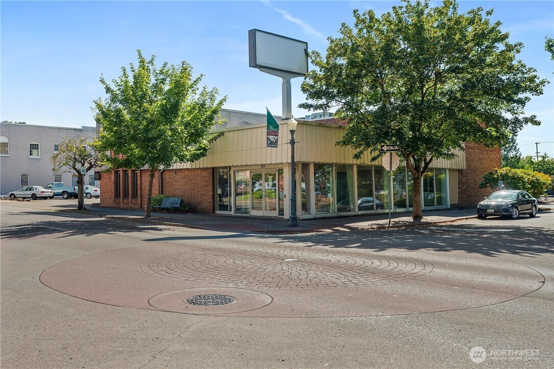 215 N Pearl Street Property Photo