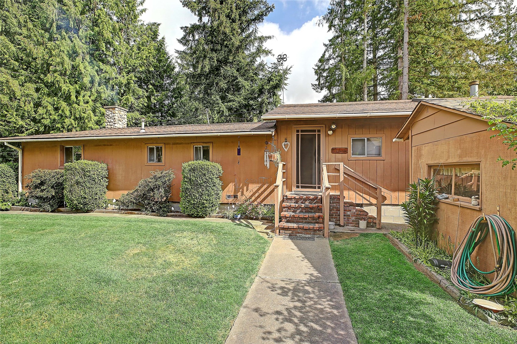 9529 35th Street Property Photo 1