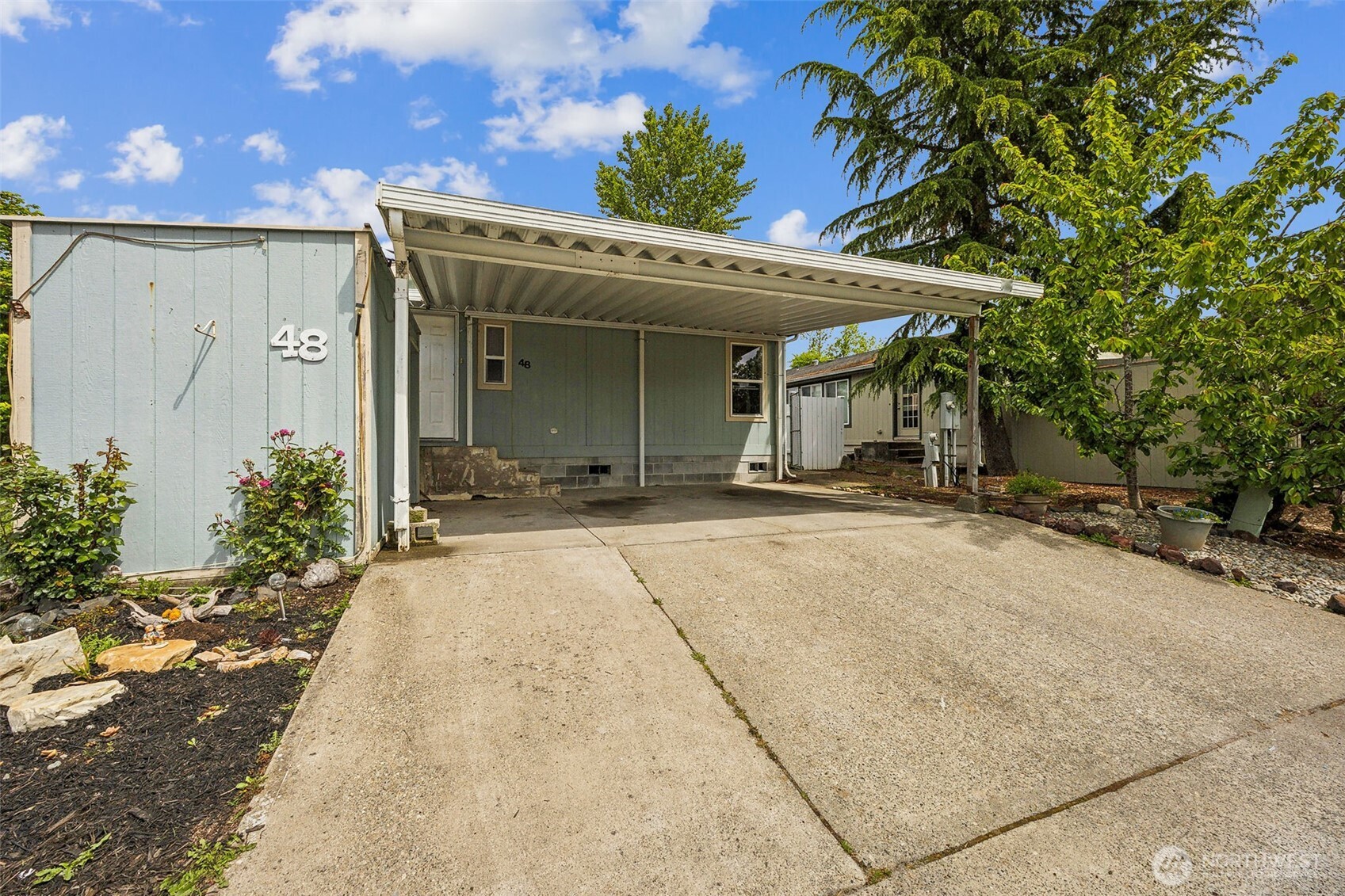 201 W Oakview Avenue 48 Property Photo
