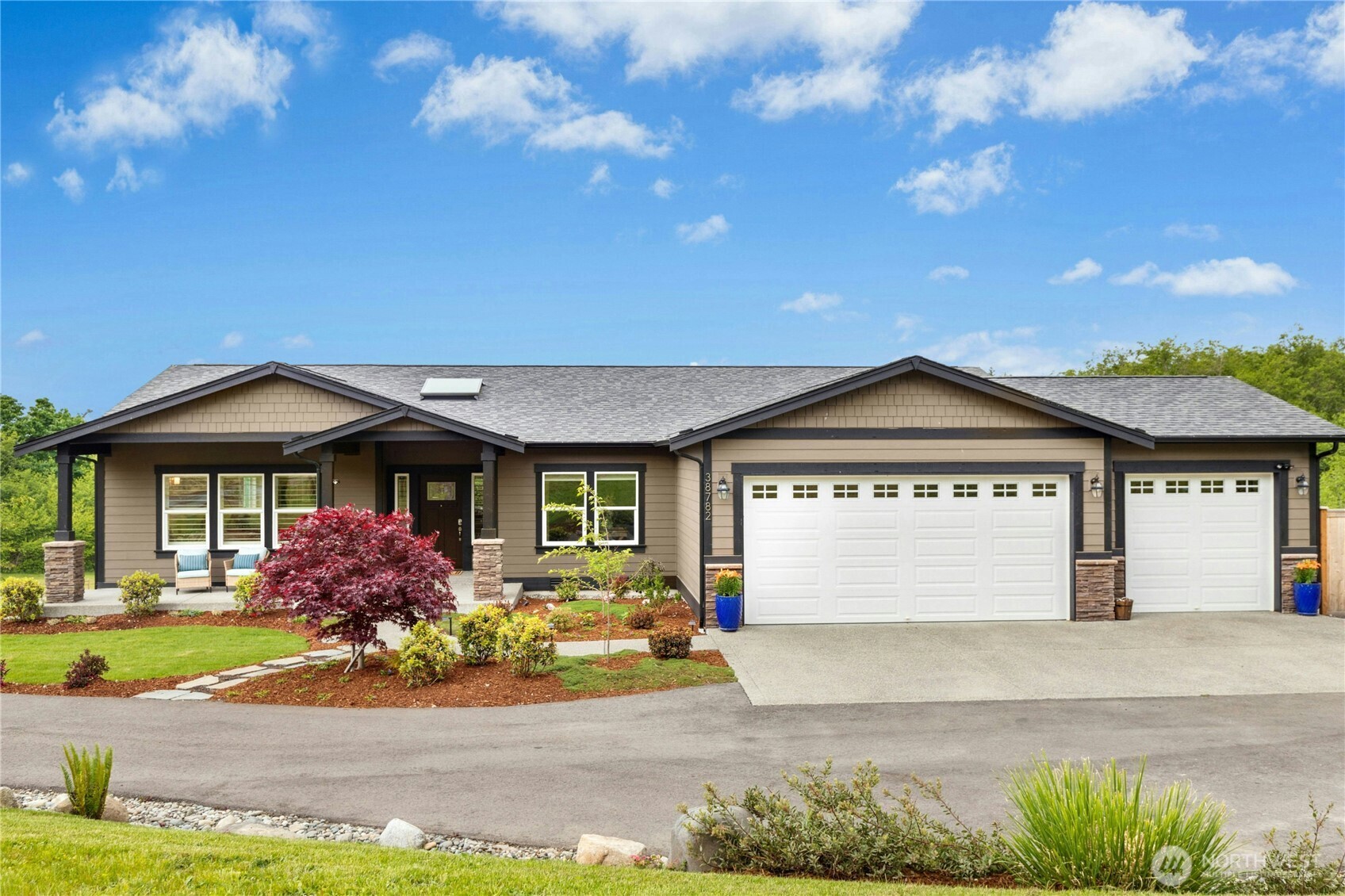 38782 Benchmark Avenue Property Photo 1