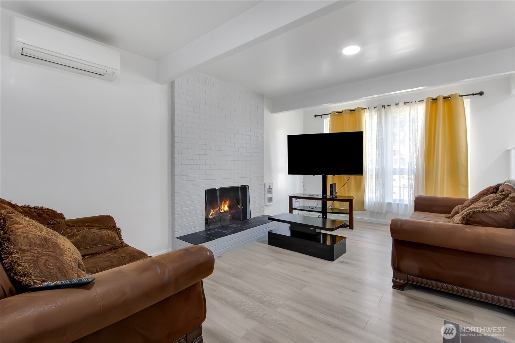 7412 E E Street Property Photo 4