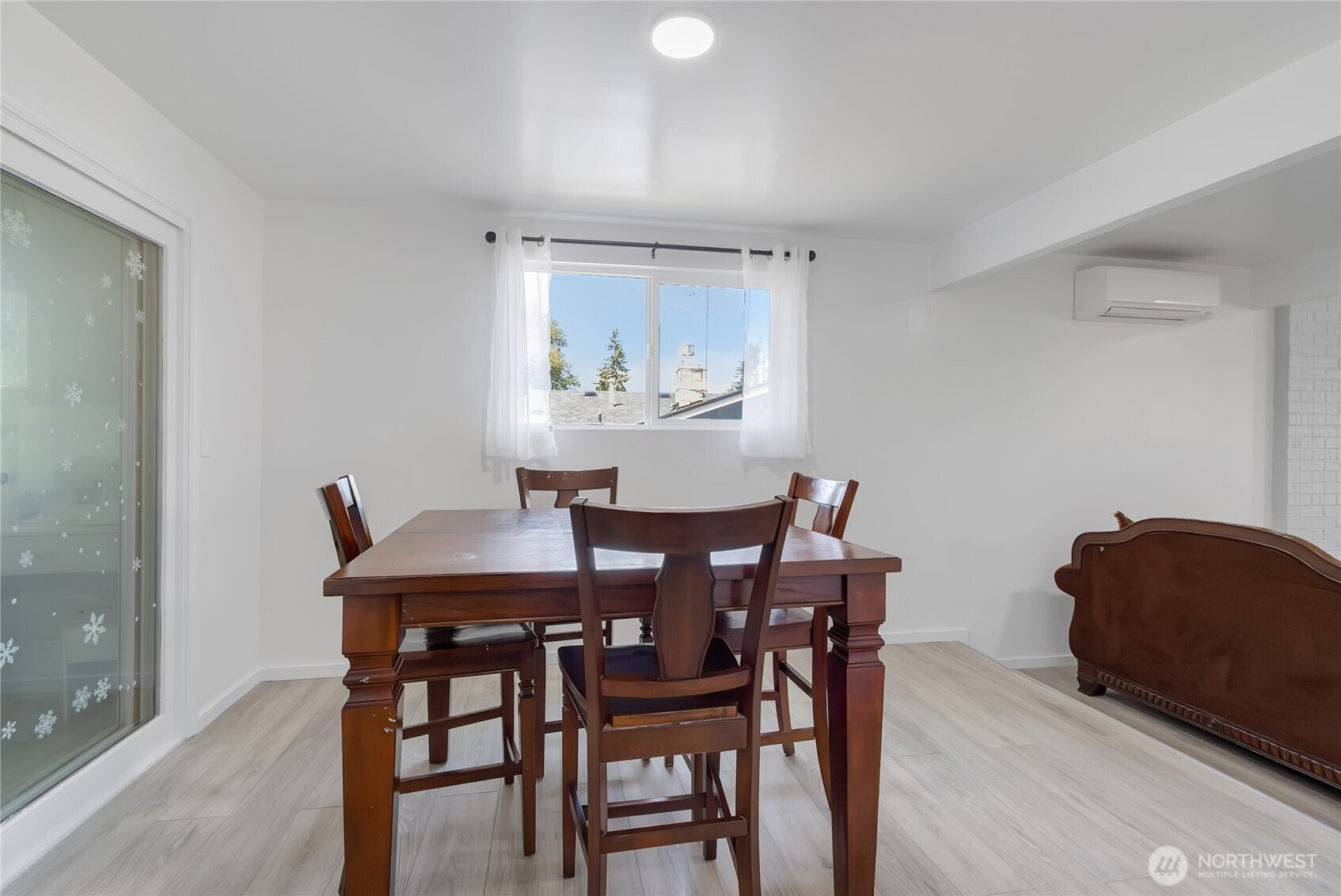 7412 E E Street Property Photo 5