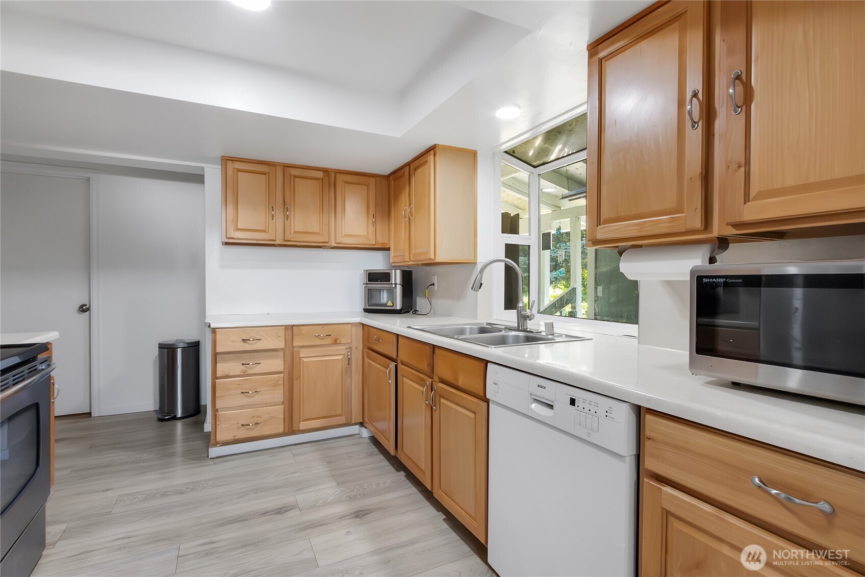 7412 E E Street Property Photo 7