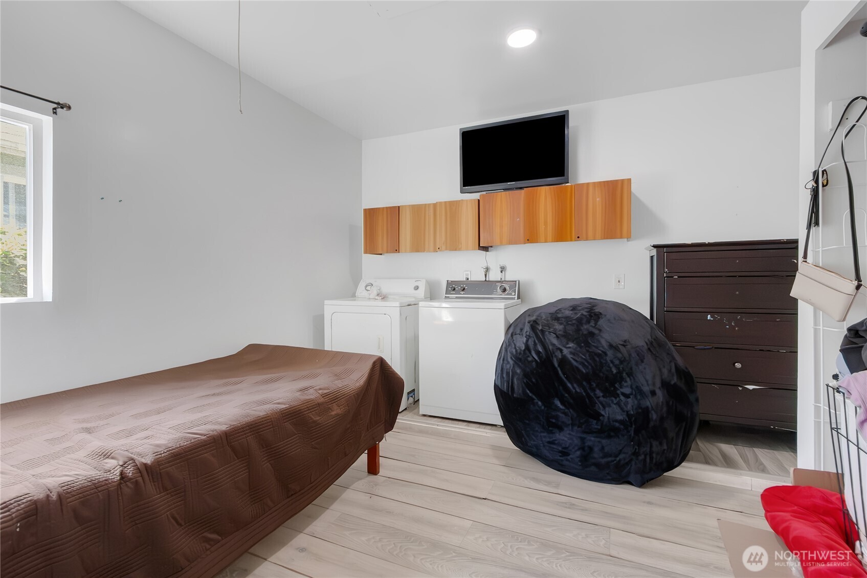 7412 E E Street Property Photo 11