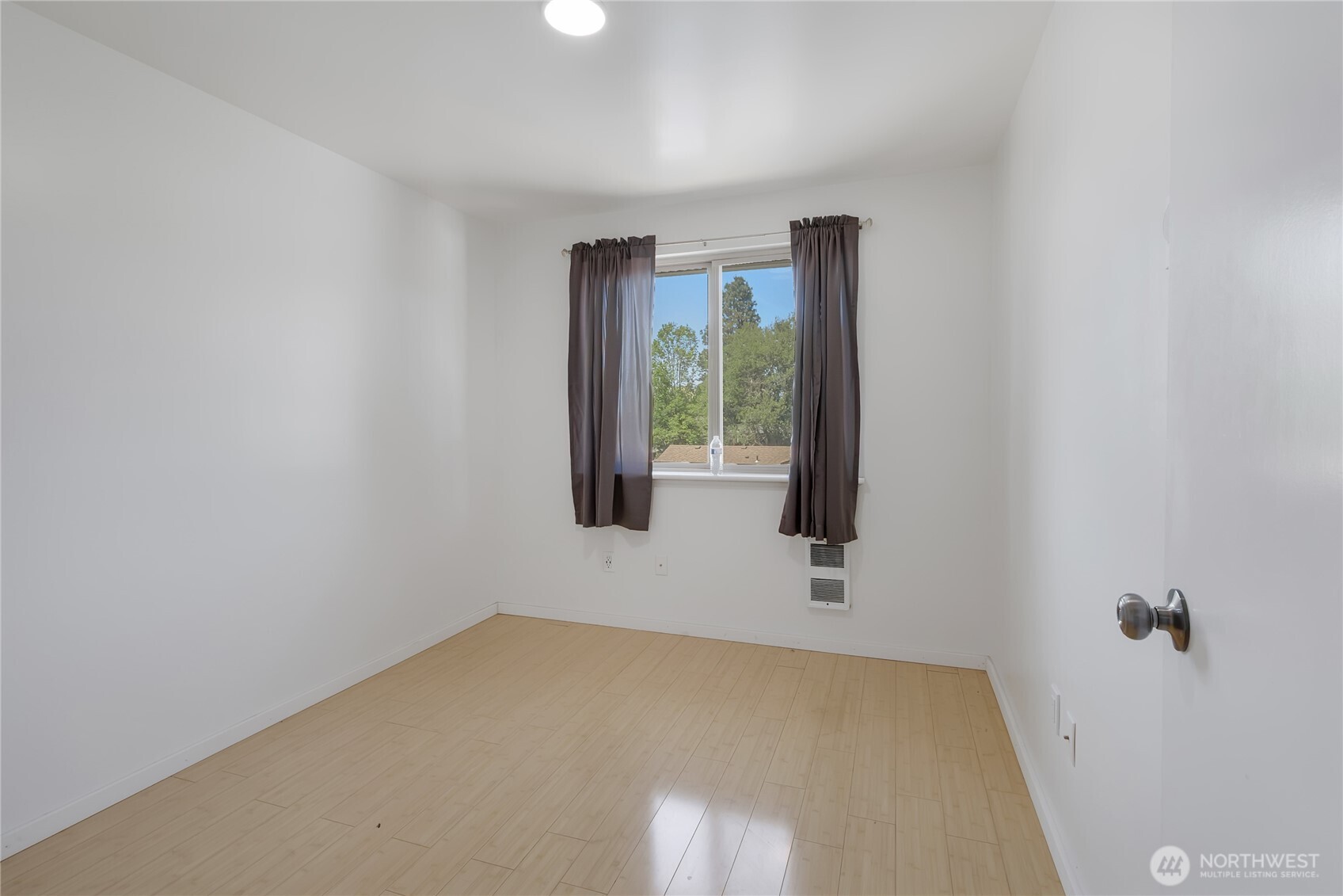 7412 E E Street Property Photo 14