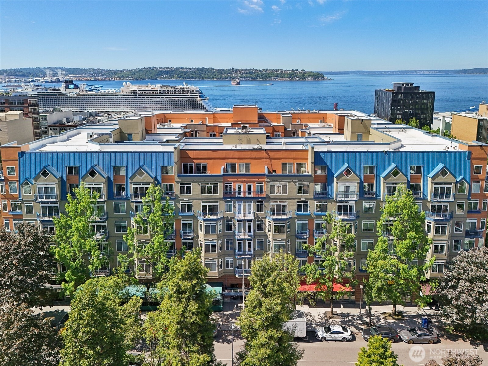 2415 2nd Avenue 727 Property Photo 1