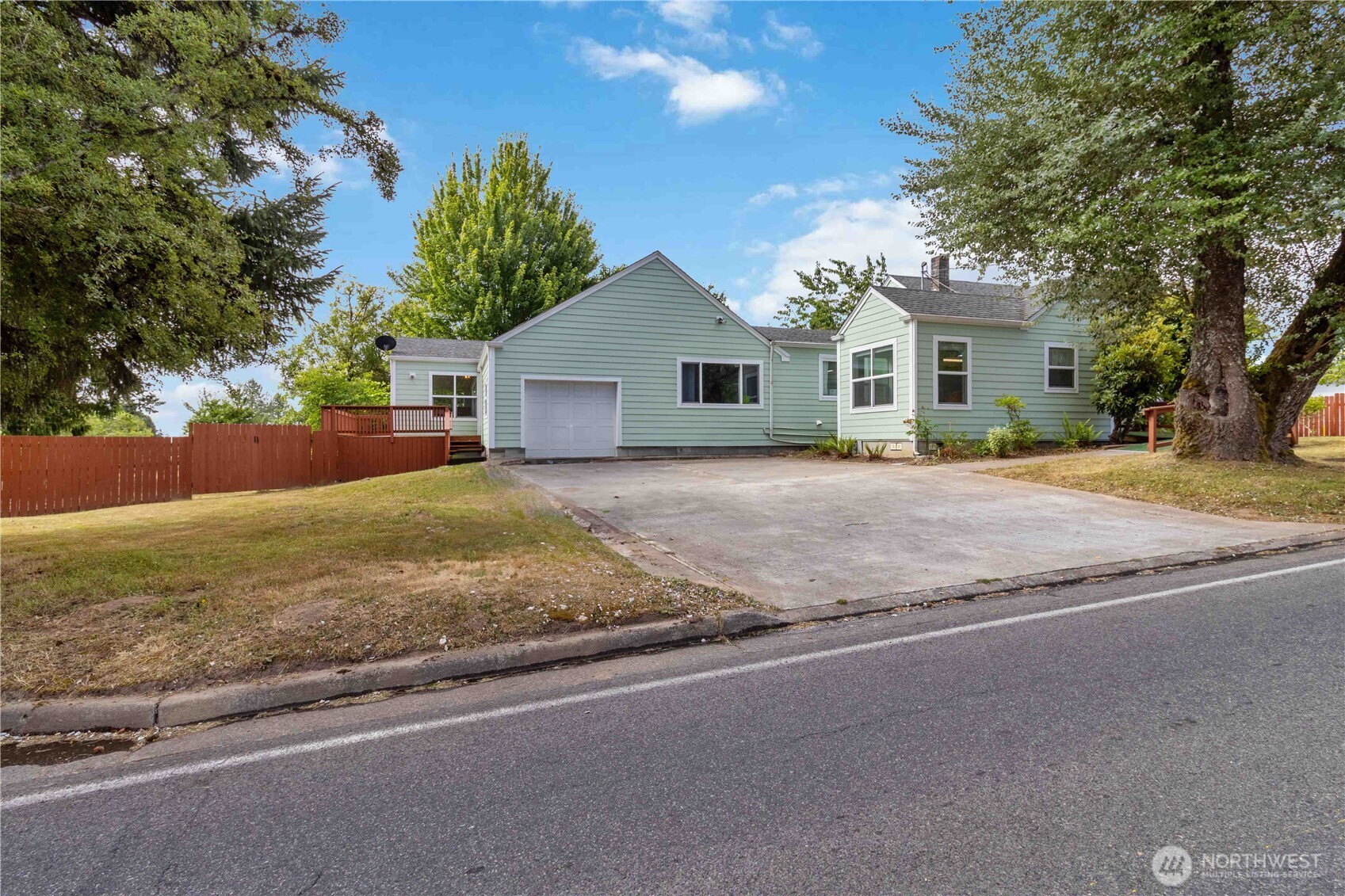 912 Nevada Drive Property Photo 1