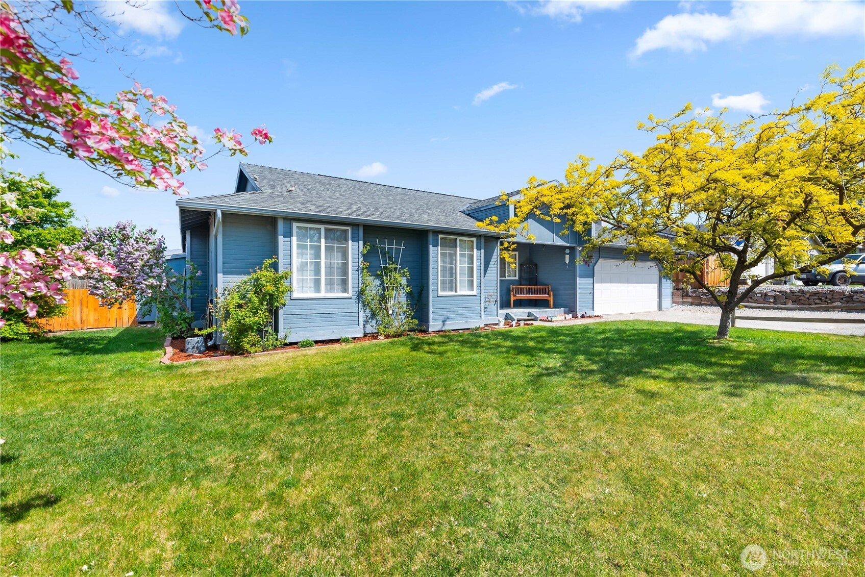 321 Goldcrest Street Property Photo 1
