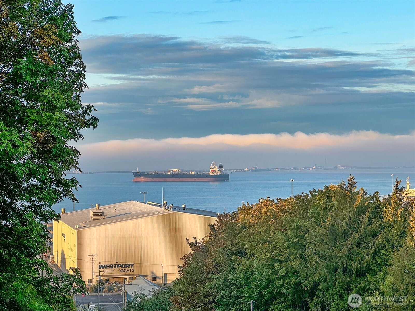 706 W 4th Street Property Photo 4