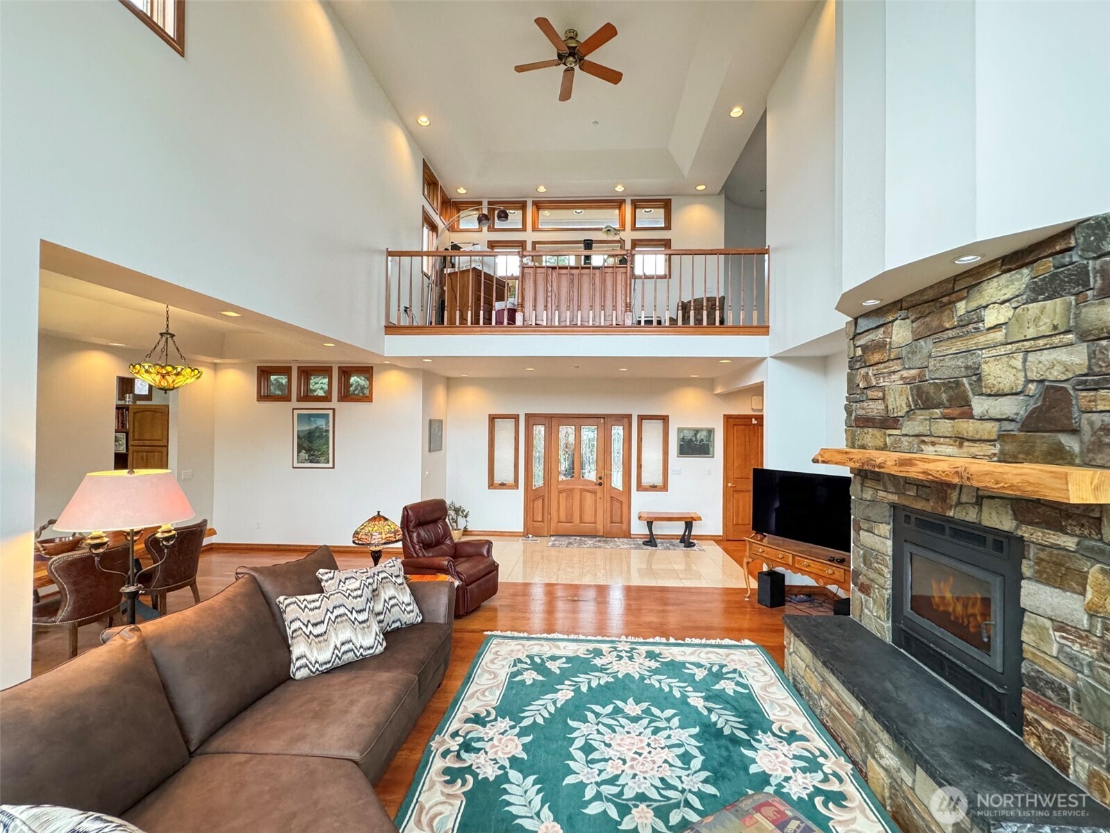 706 W 4th Street Property Photo 9