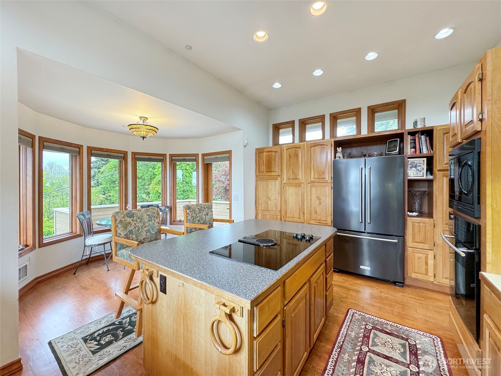 706 W 4th Street Property Photo 12