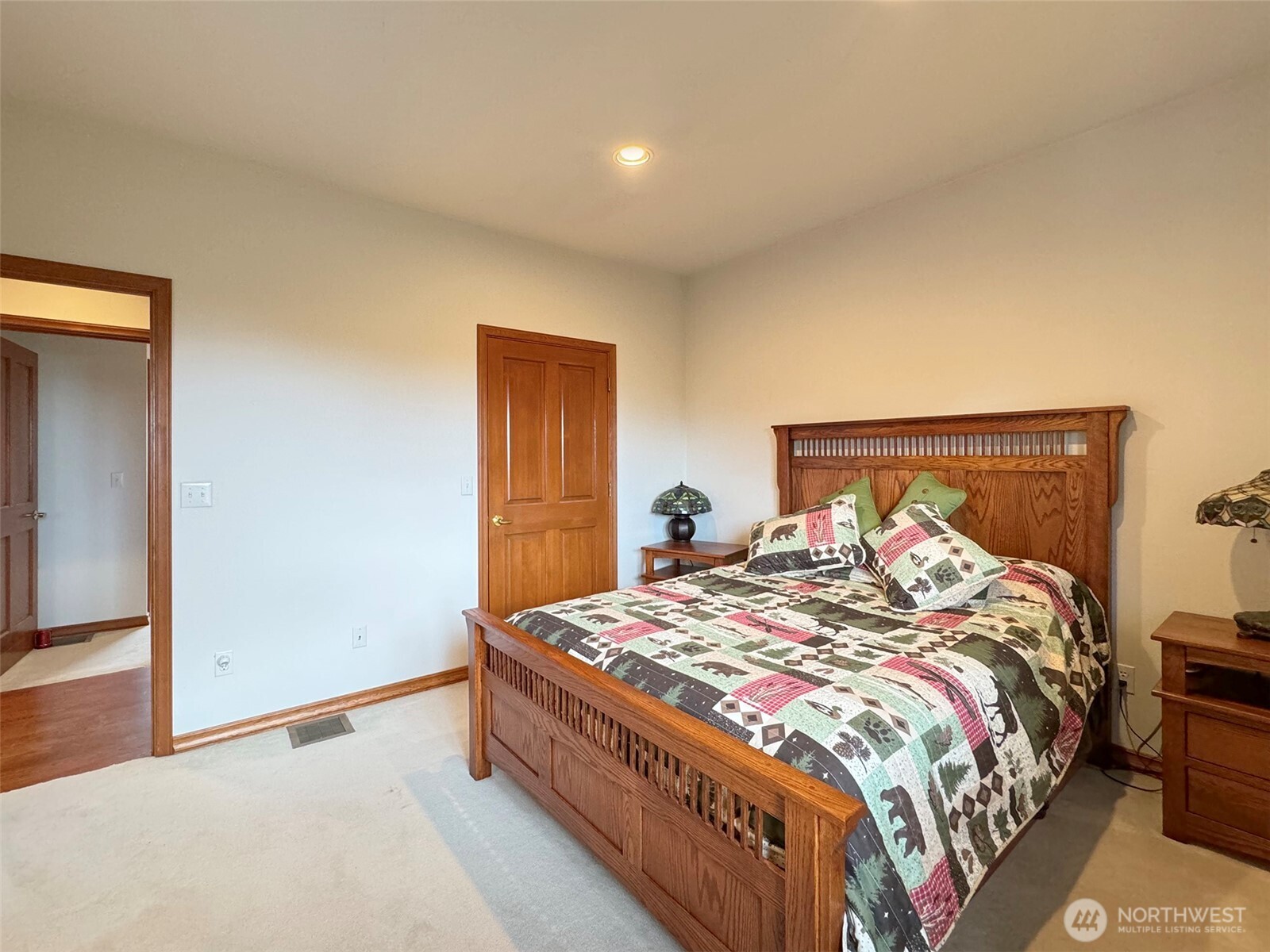 706 W 4th Street Property Photo 16