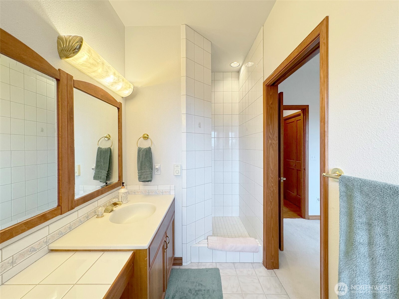 706 W 4th Street Property Photo 20