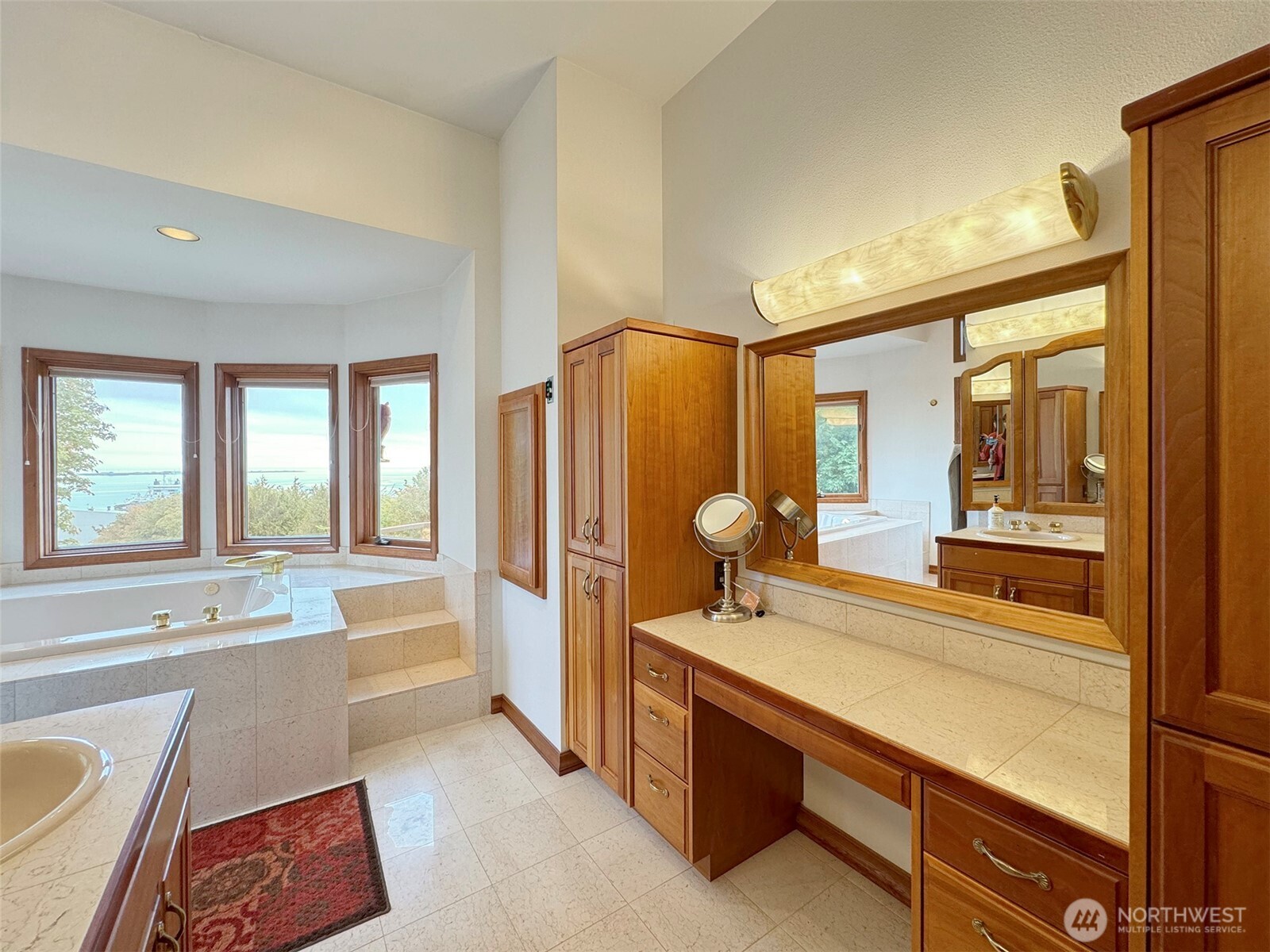 706 W 4th Street Property Photo 28