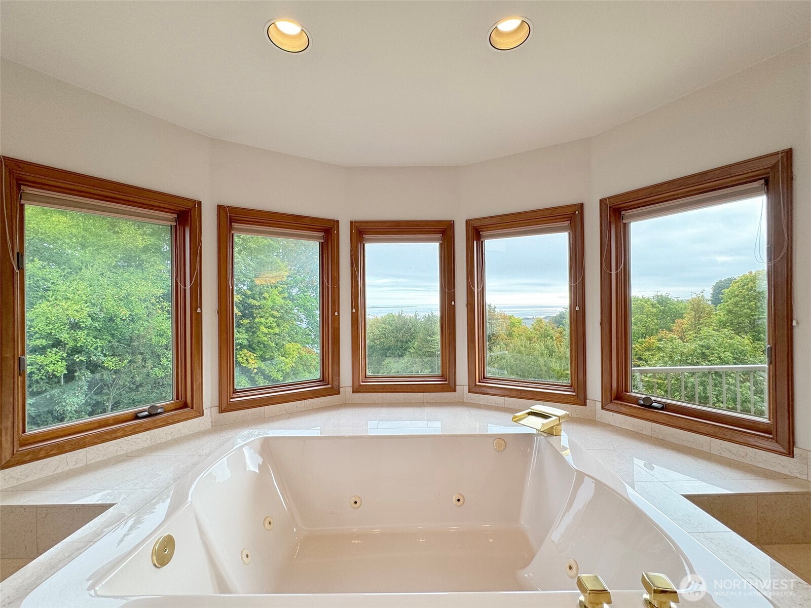 706 W 4th Street Property Photo 29