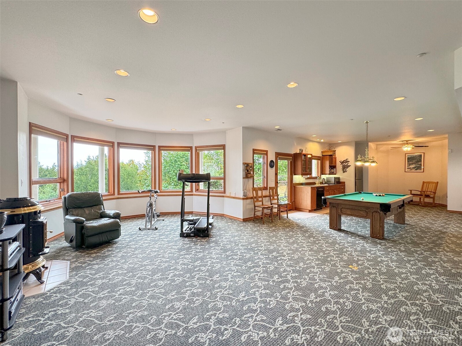 706 W 4th Street Property Photo 31