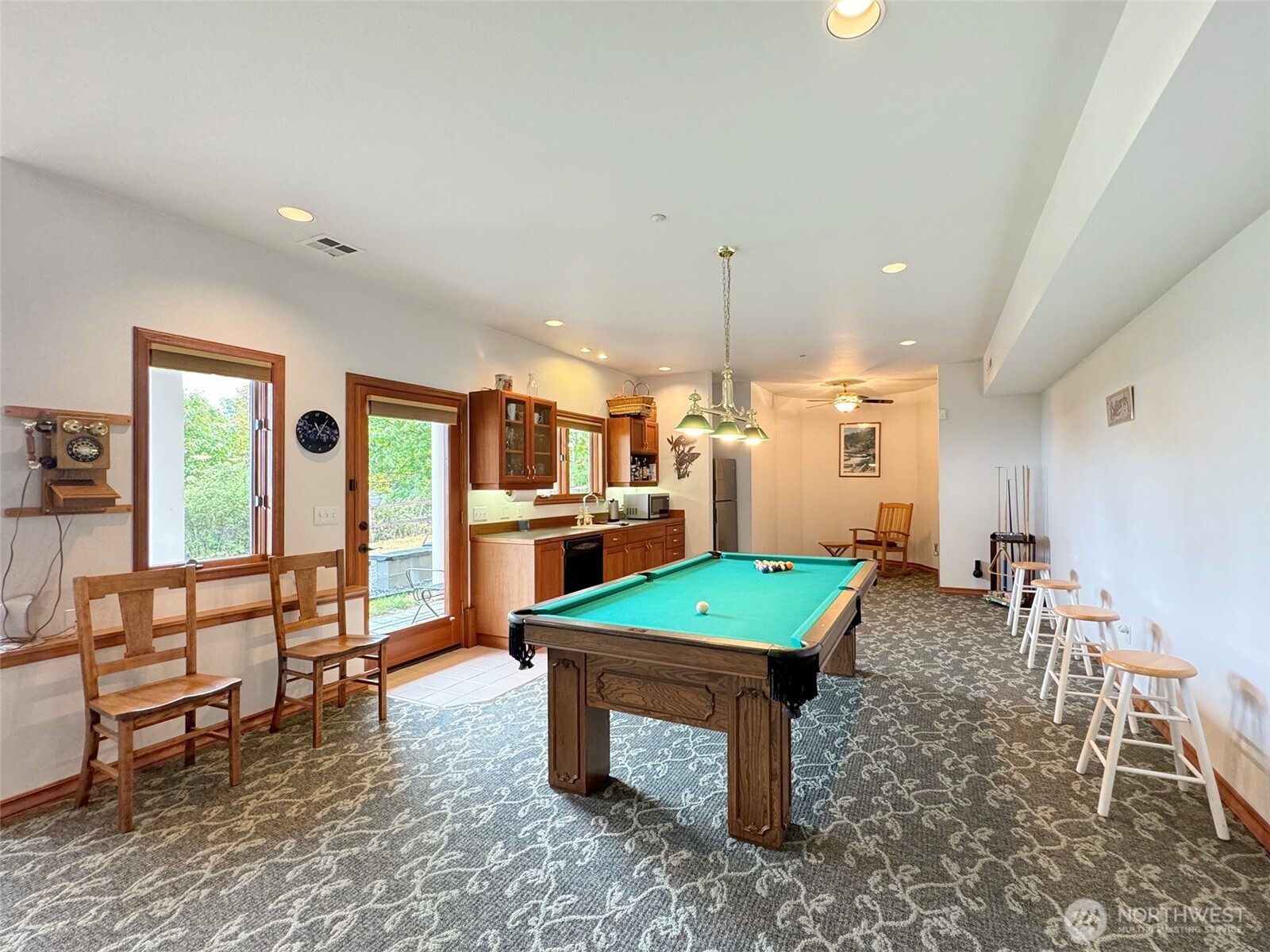 706 W 4th Street Property Photo 33