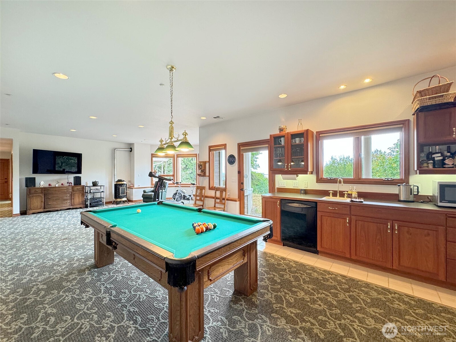 706 W 4th Street Property Photo 34