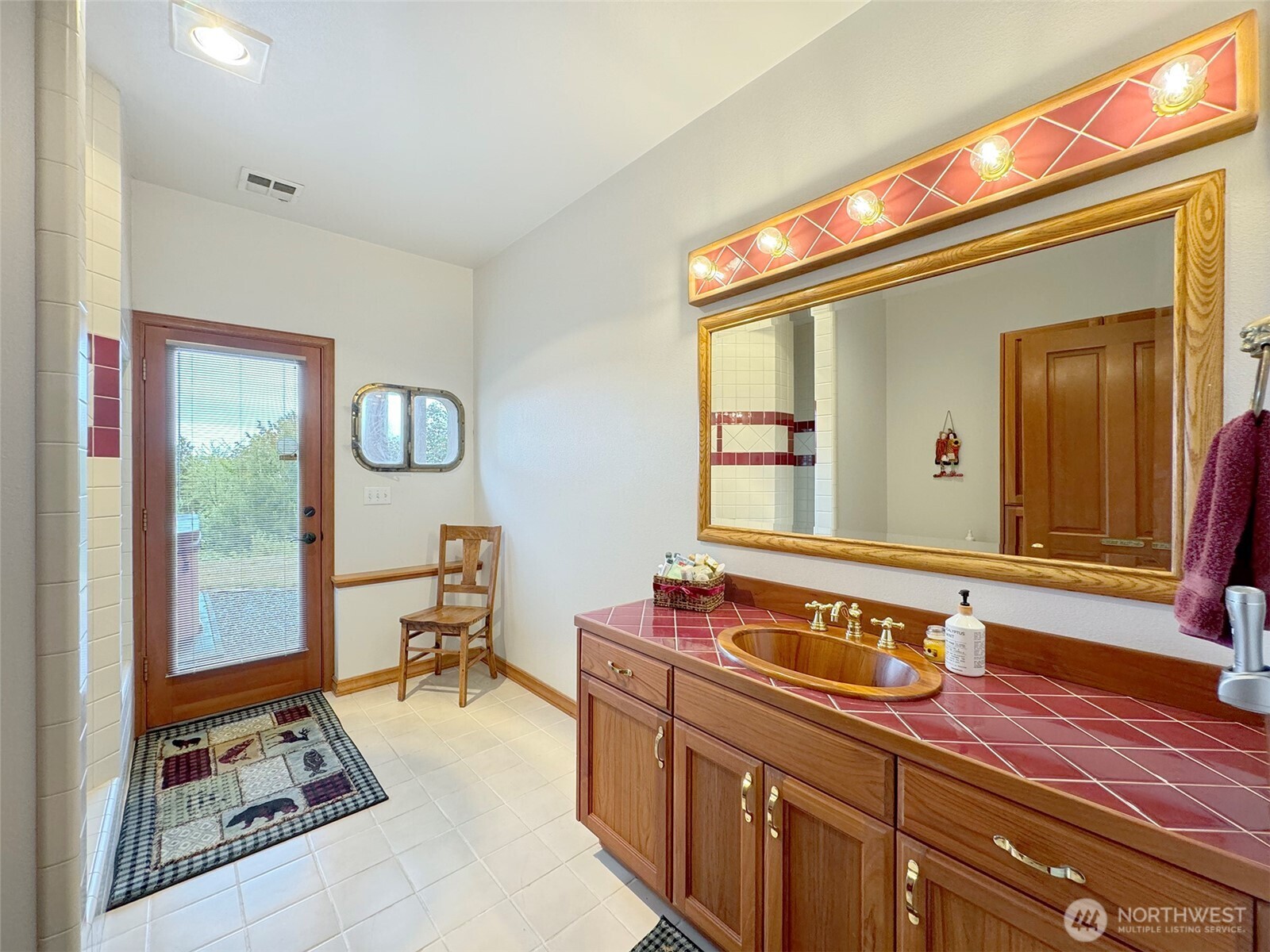 706 W 4th Street Property Photo 35