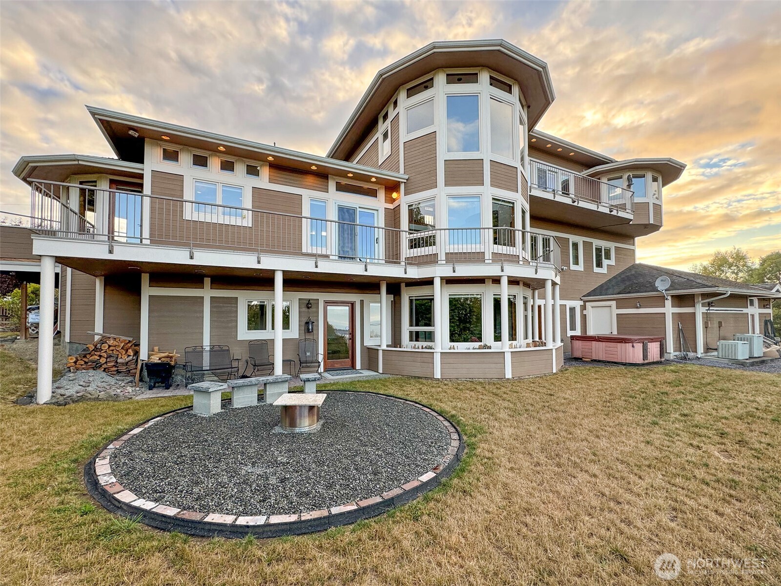 706 W 4th Street Property Photo 38