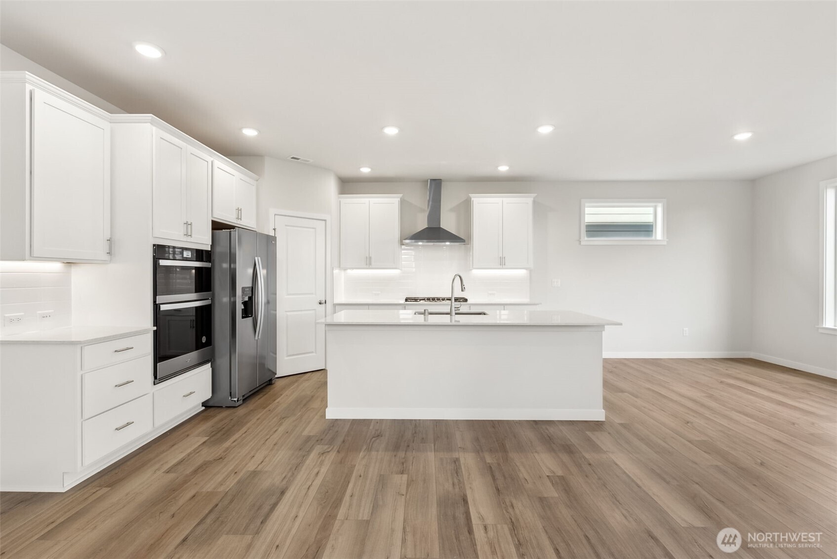 3924 Mccormick Village Drive 25 Property Photo 8