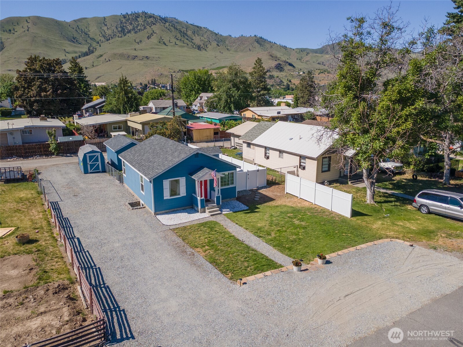 426 E Nixon Avenue Property Photo 1