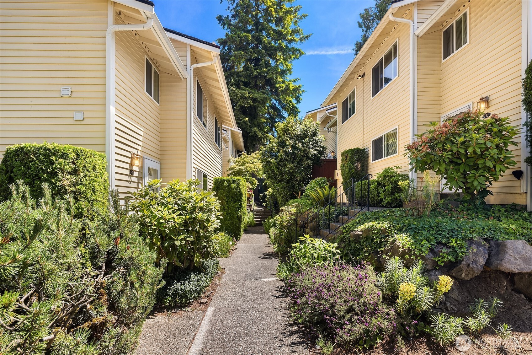 12024 101st Avenue E3 Property Photo 3