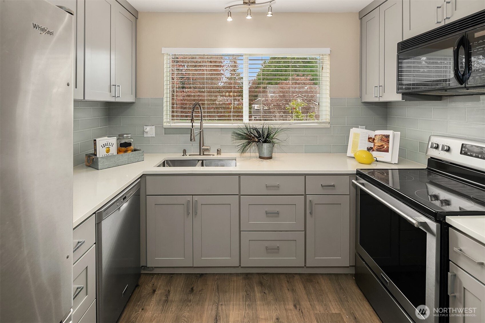 12024 101st Avenue E3 Property Photo 11