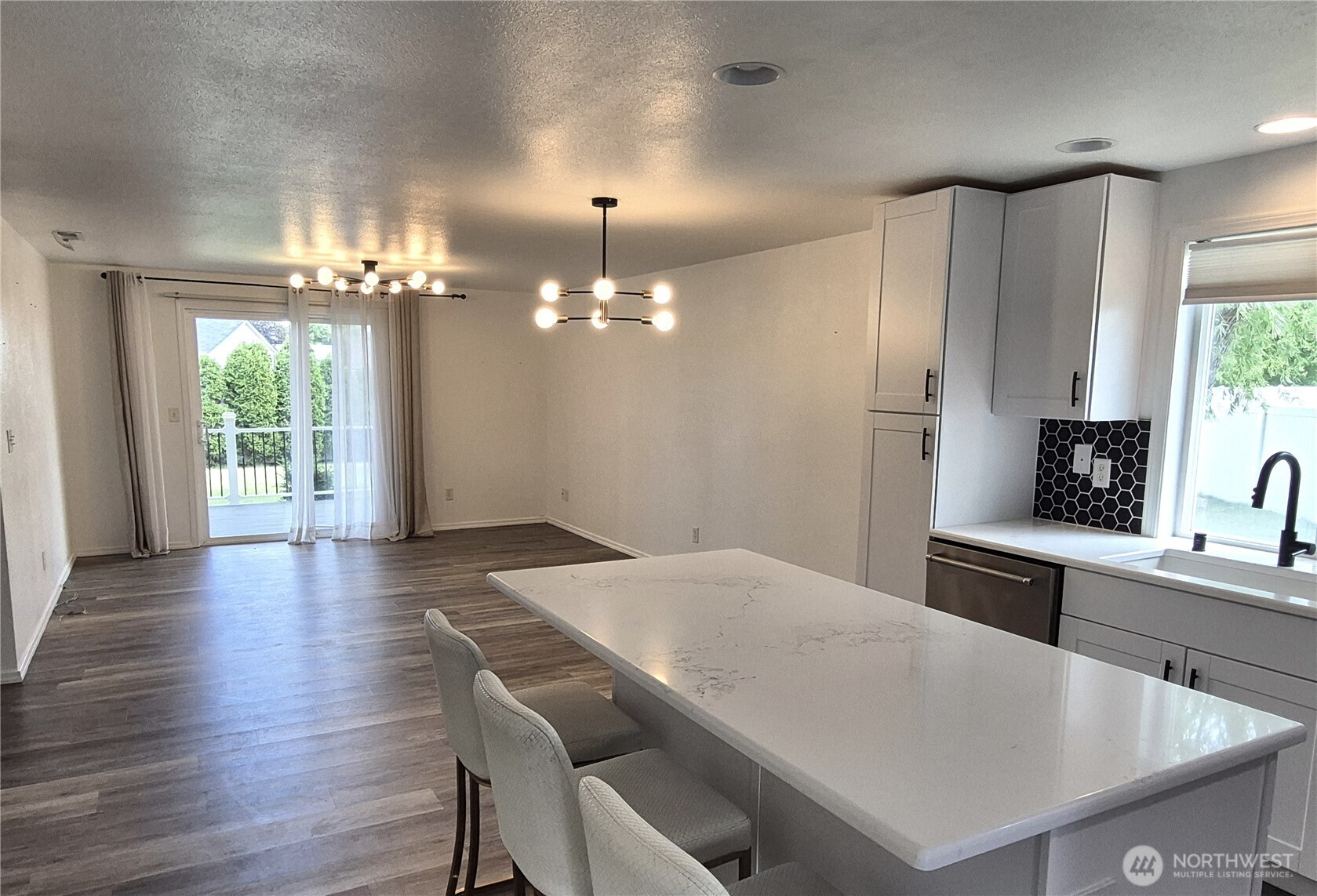 500 E Linden Avenue Property Photo 8