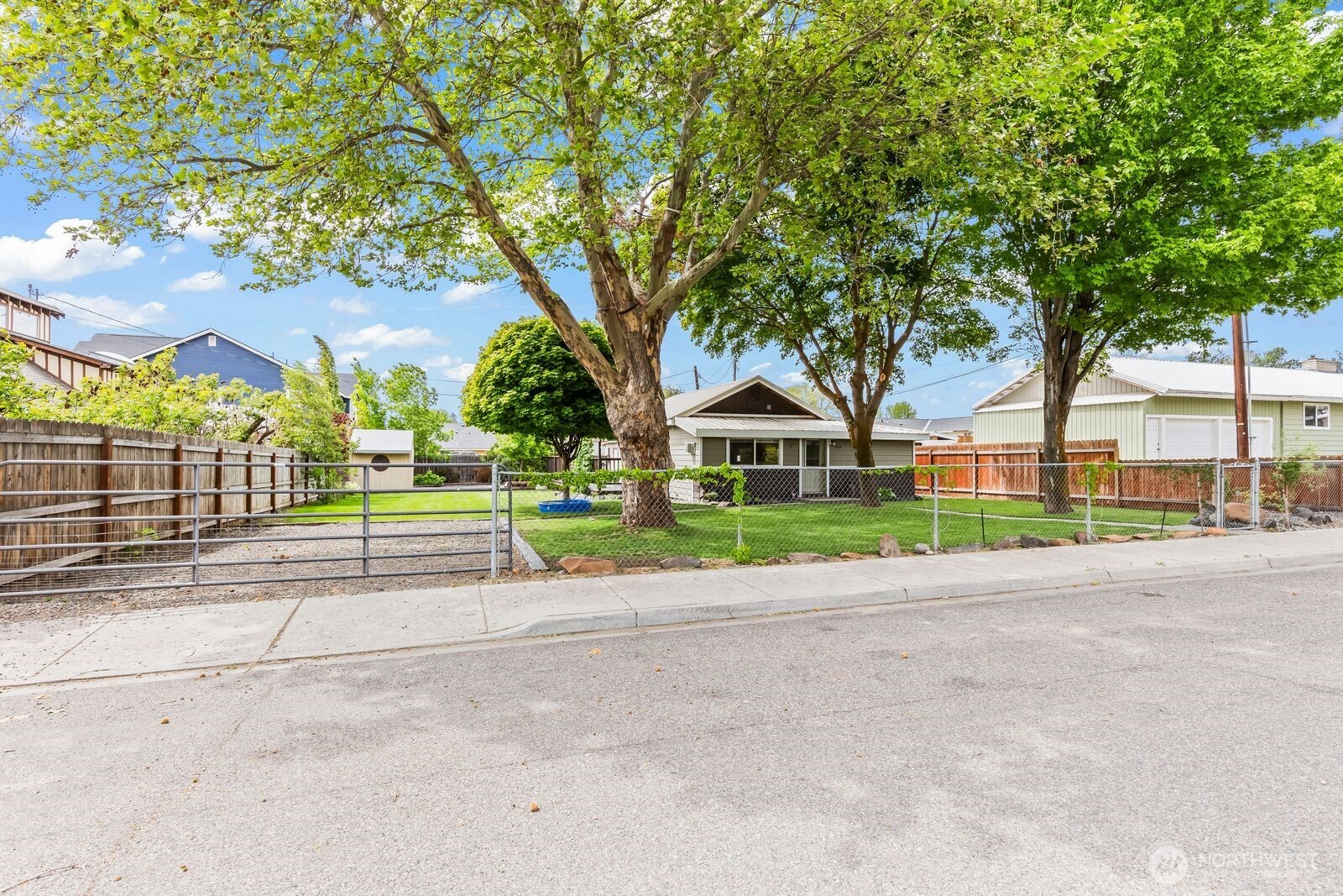 1411 Columbia Street Property Photo