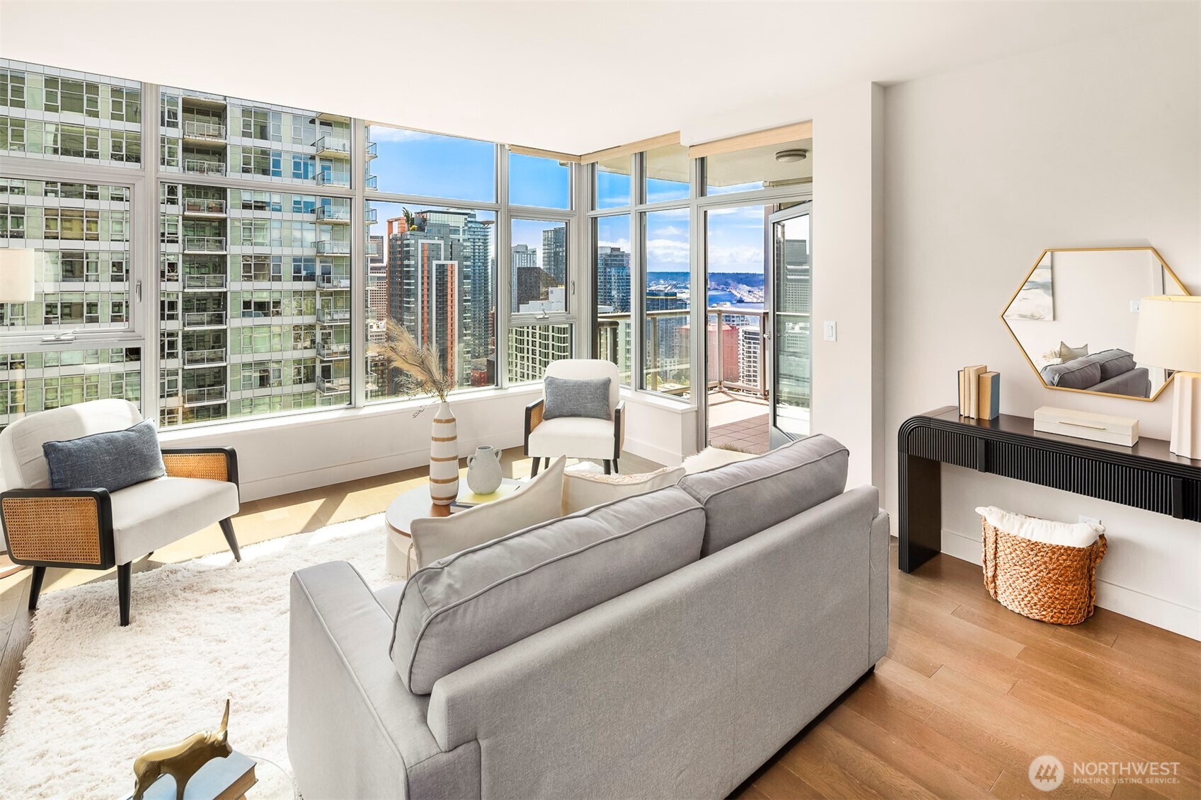 583 Battery Street 3607n Property Photo 4