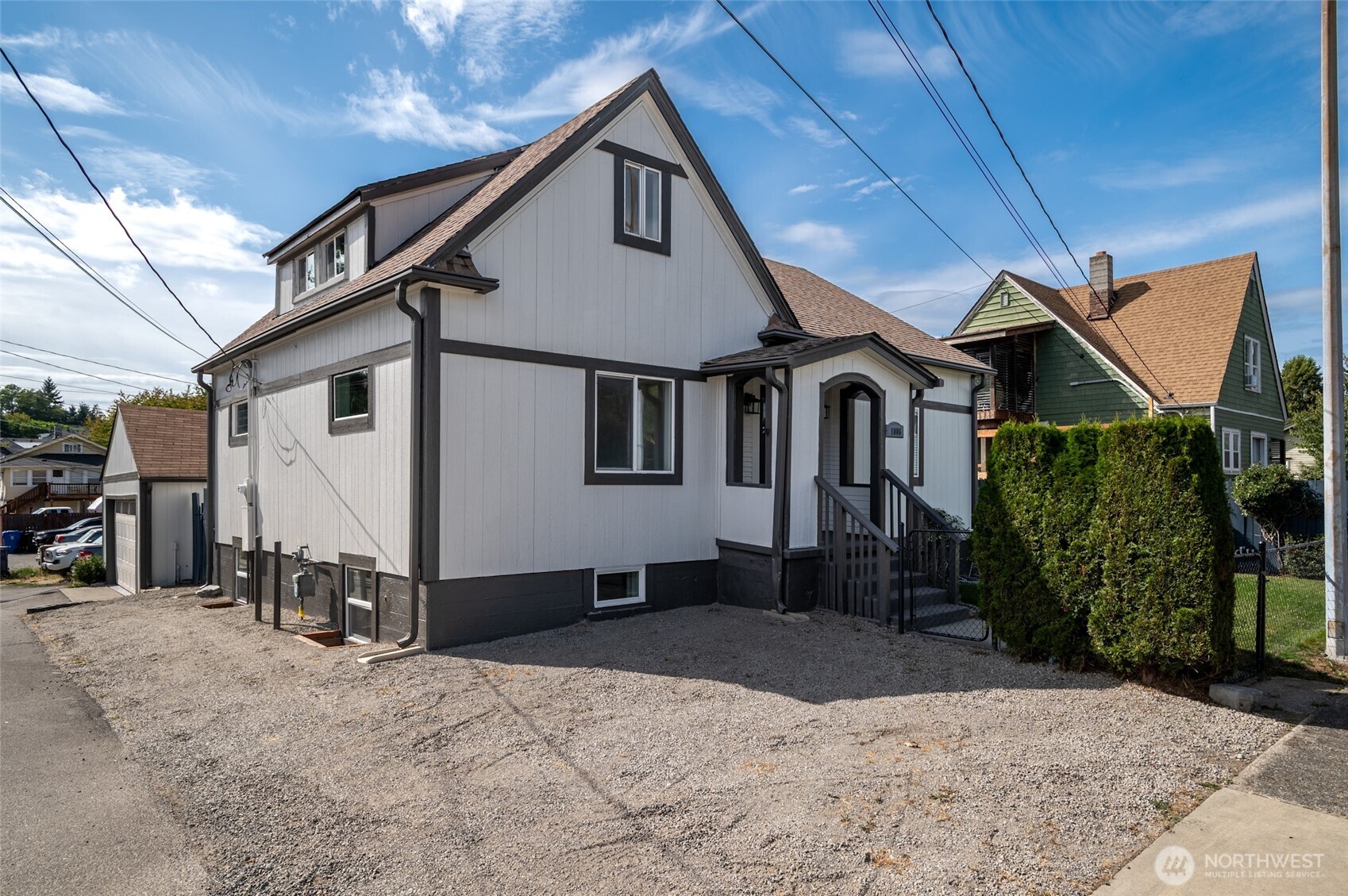 1006 S Cedar Property Photo 1