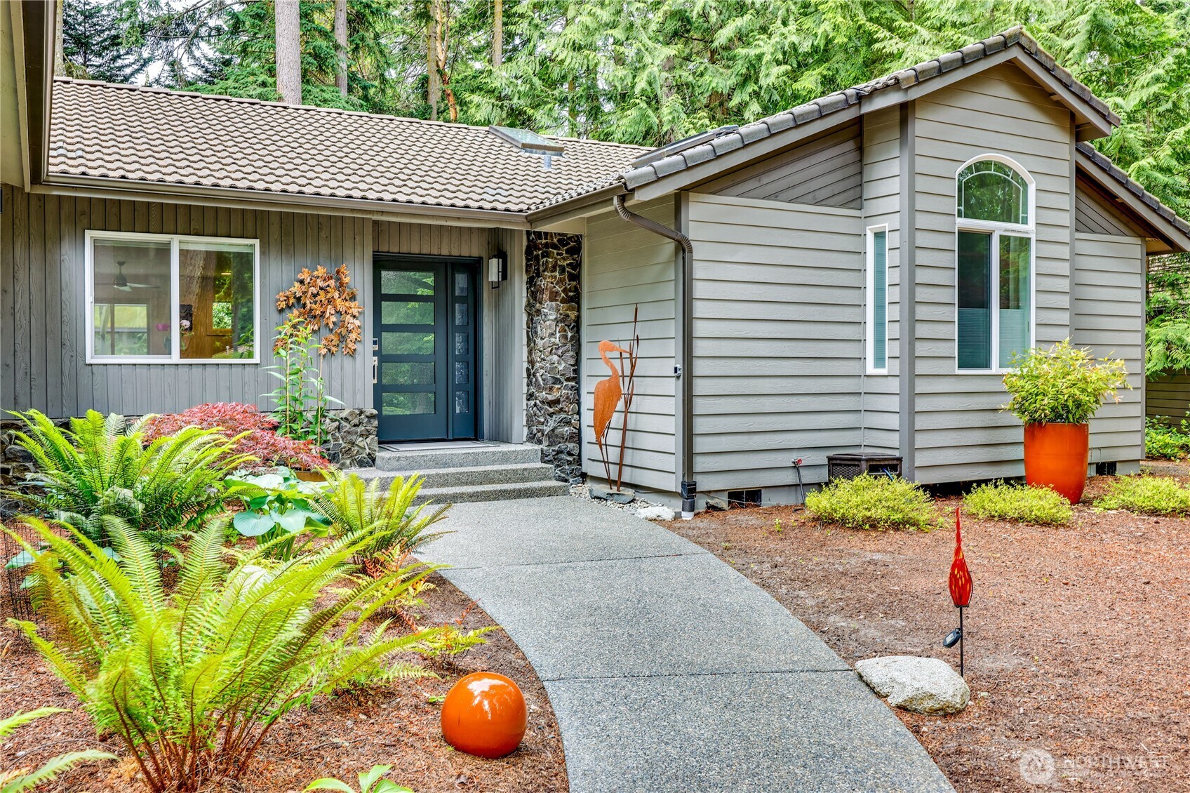 30 Hemlock Court Property Photo 4