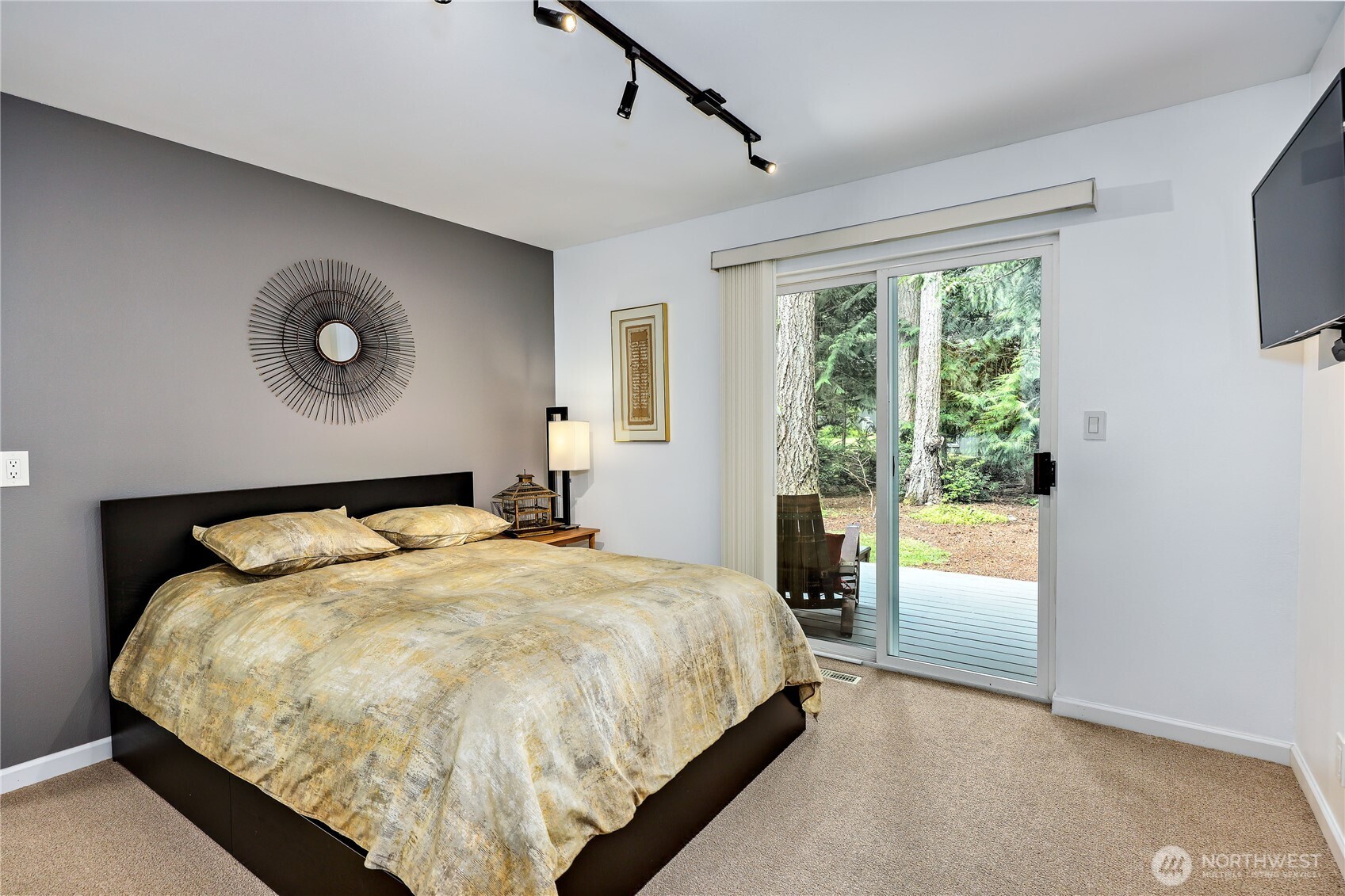30 Hemlock Court Property Photo 28