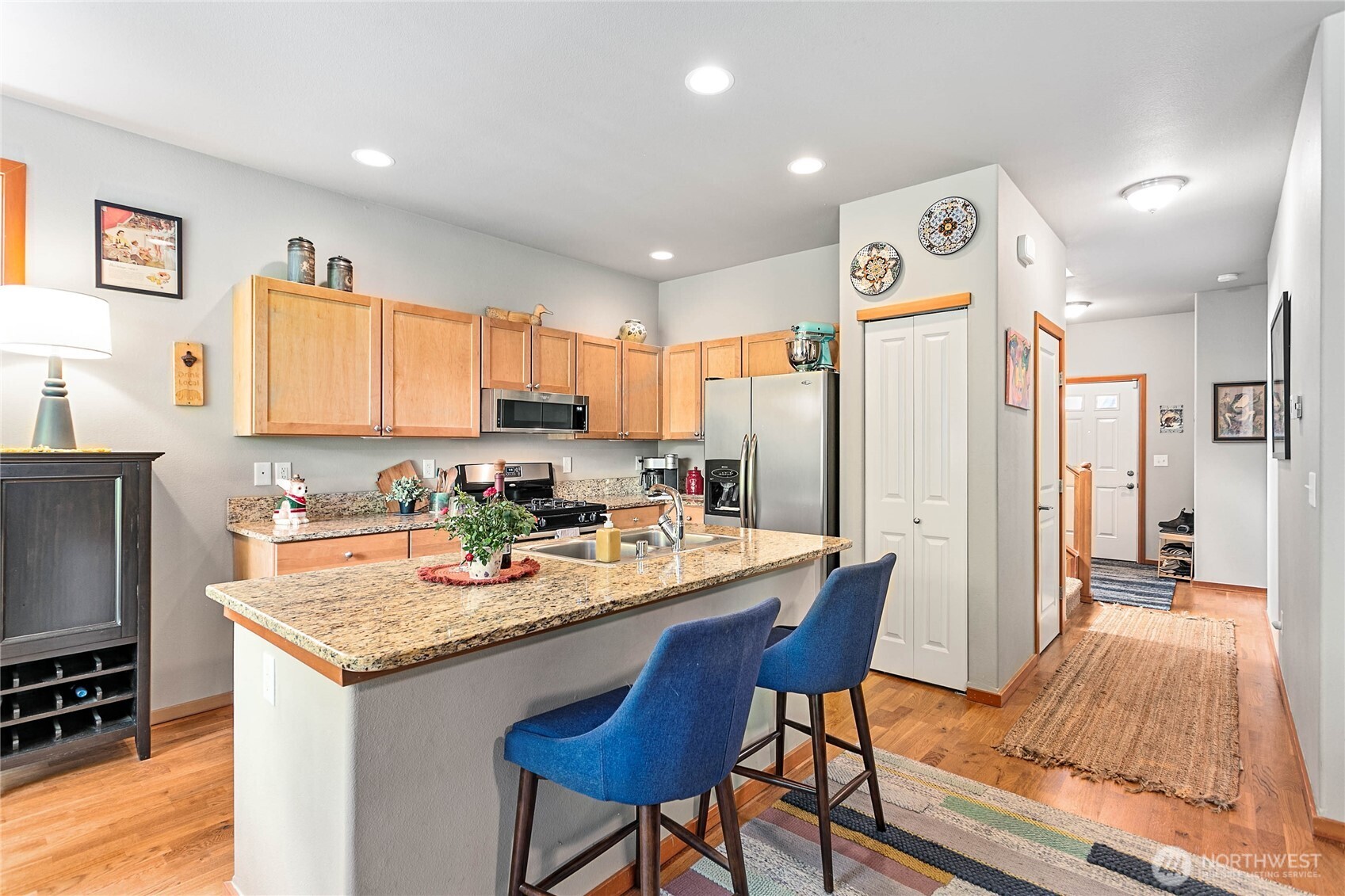 2091 Calico Loop Property Photo 4